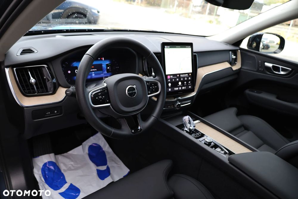 Volvo XC 60 T8 AWD Plus Dark - 18