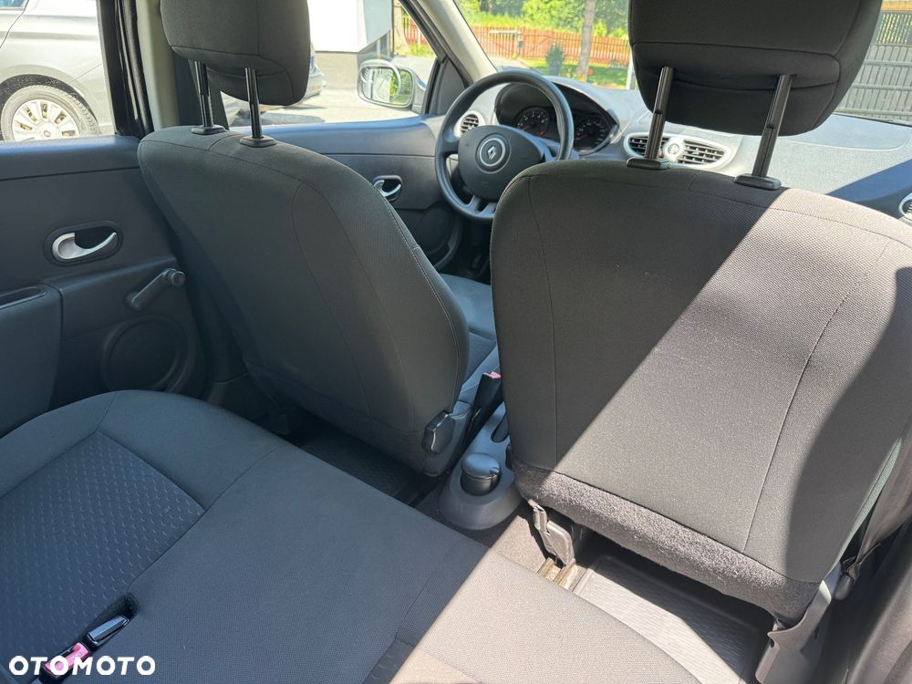 Renault Clio - 9