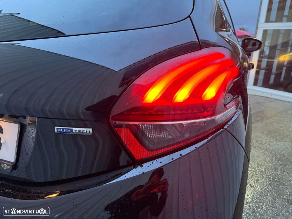 Peugeot 208 1.2 PureTech Style - 13