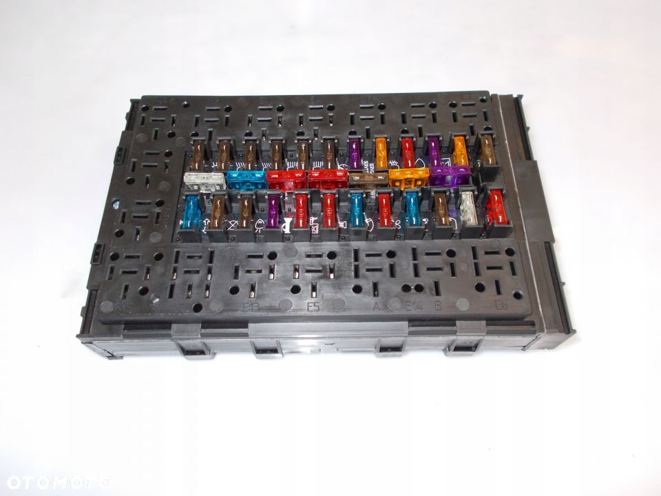 SKRZYNKA BEZPIECZNIKÓW IVECO DAILY 1990-1999 - 1