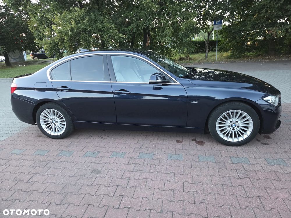 BMW Seria 3 318i - 22