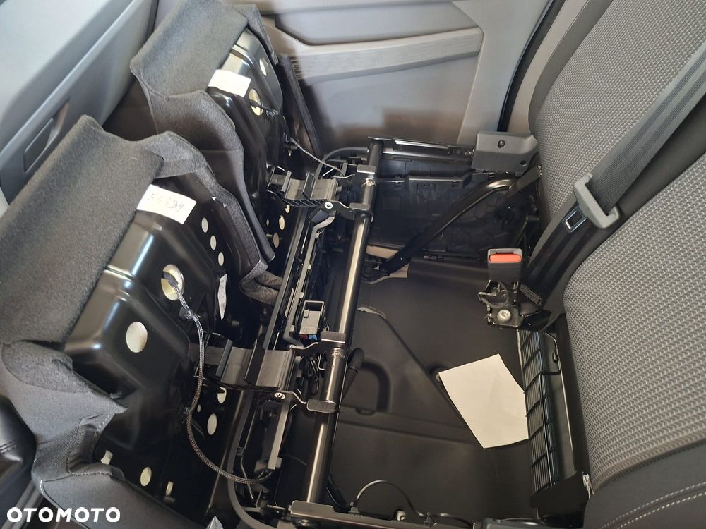 Volkswagen Transporter Skrzyniowy DOKA 2,0 l TDI 150 KM / skrzynia biegów: 6-biegowa manualna rozstaw osi: 3500 mm - 15