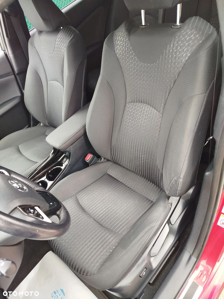 Toyota Prius Hybrid - 12