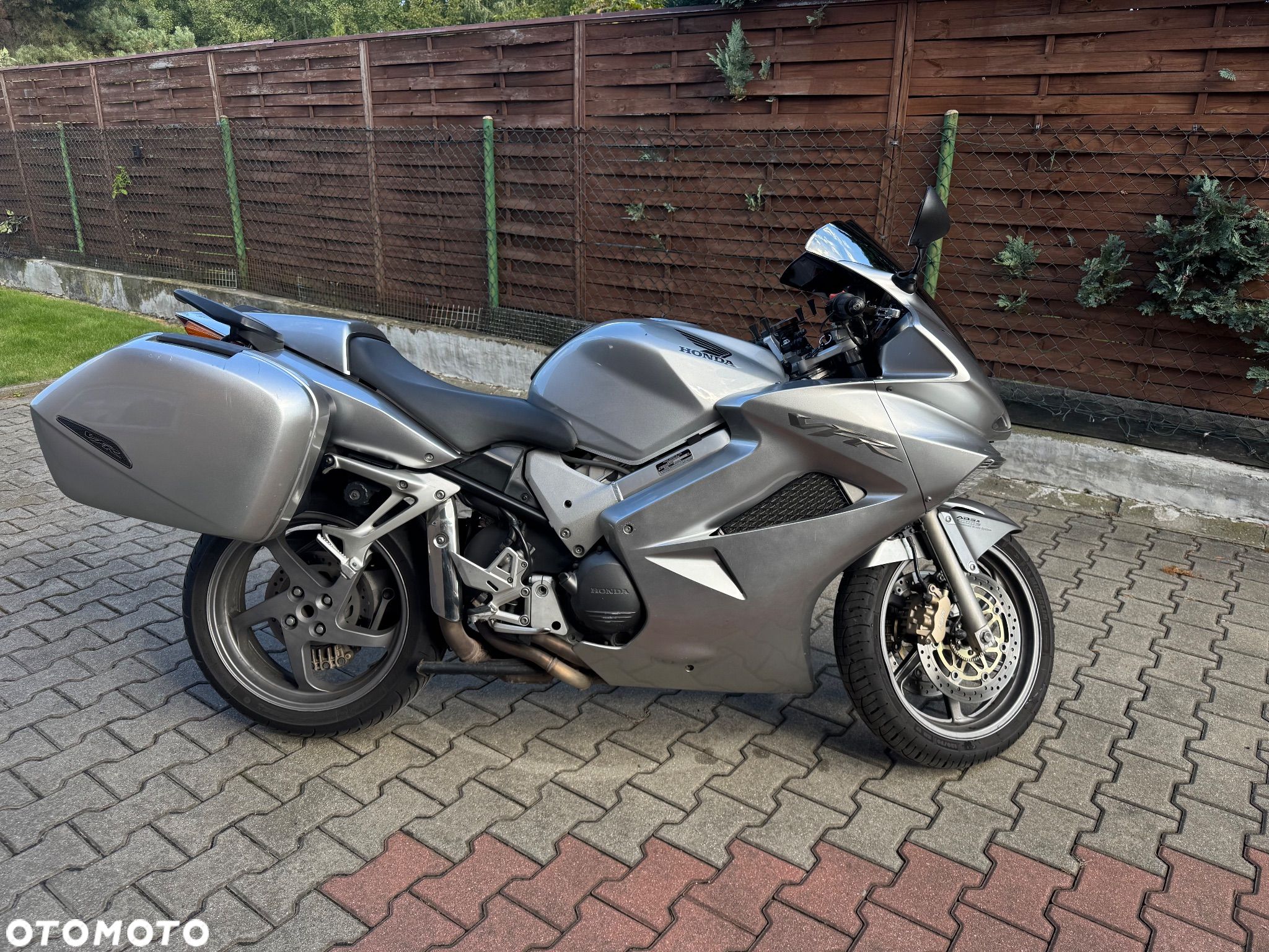 Honda VFR - 1