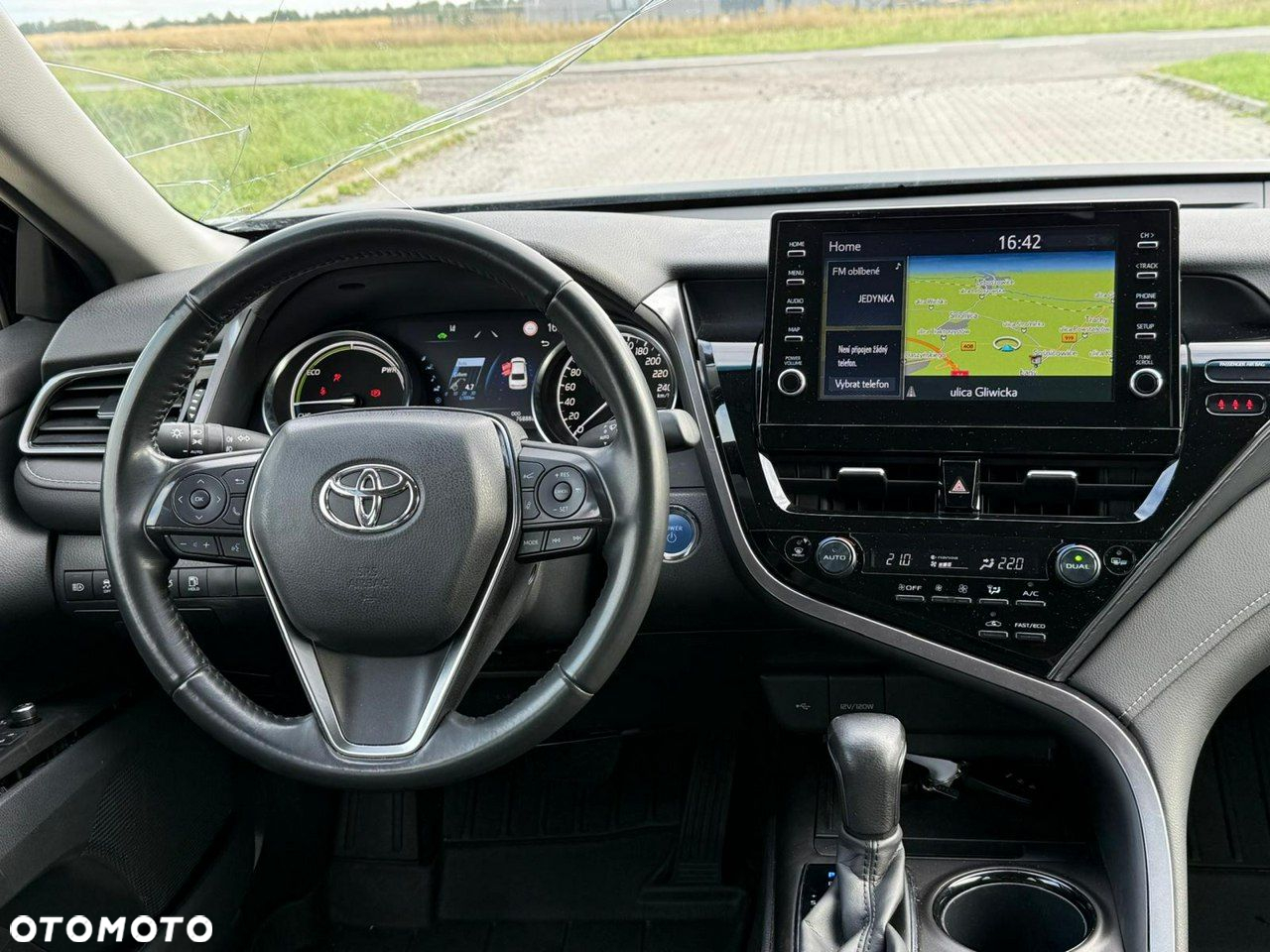 Toyota Camry - 25