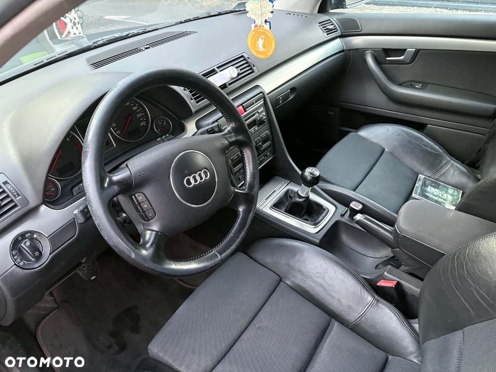 Audi A4 Limousine - 2