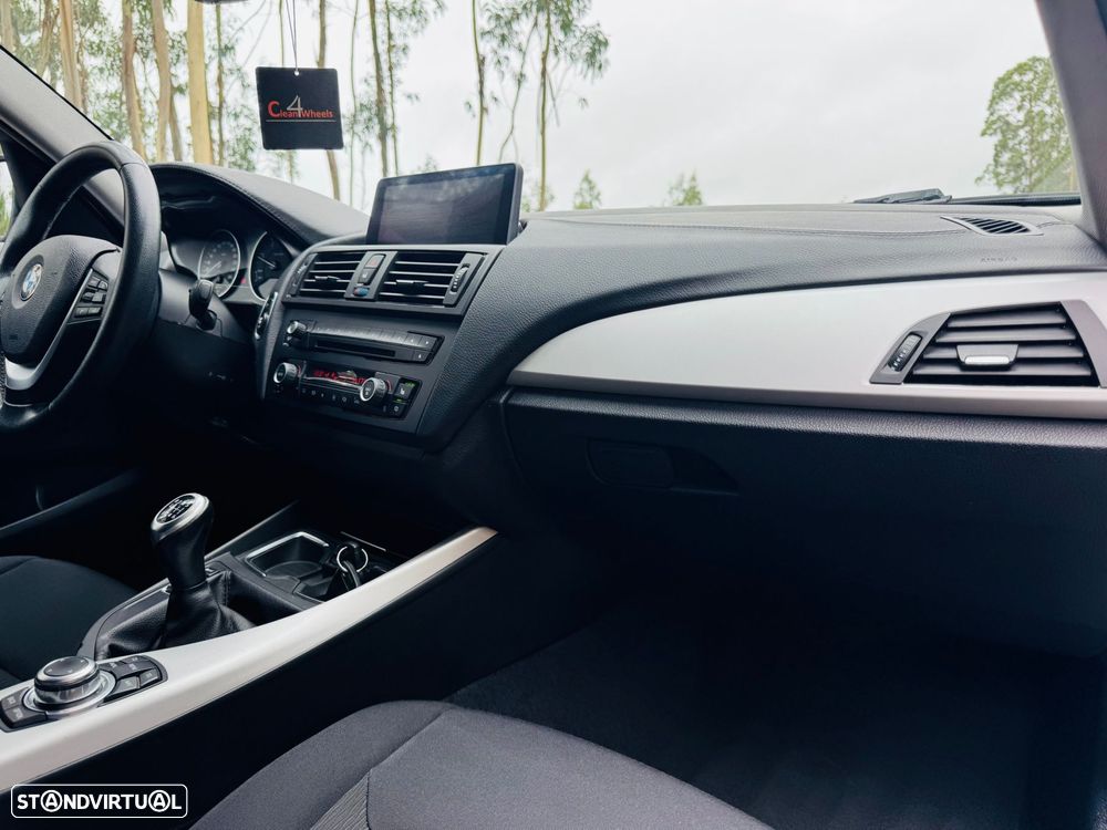 BMW 118 d Line Sport - 32
