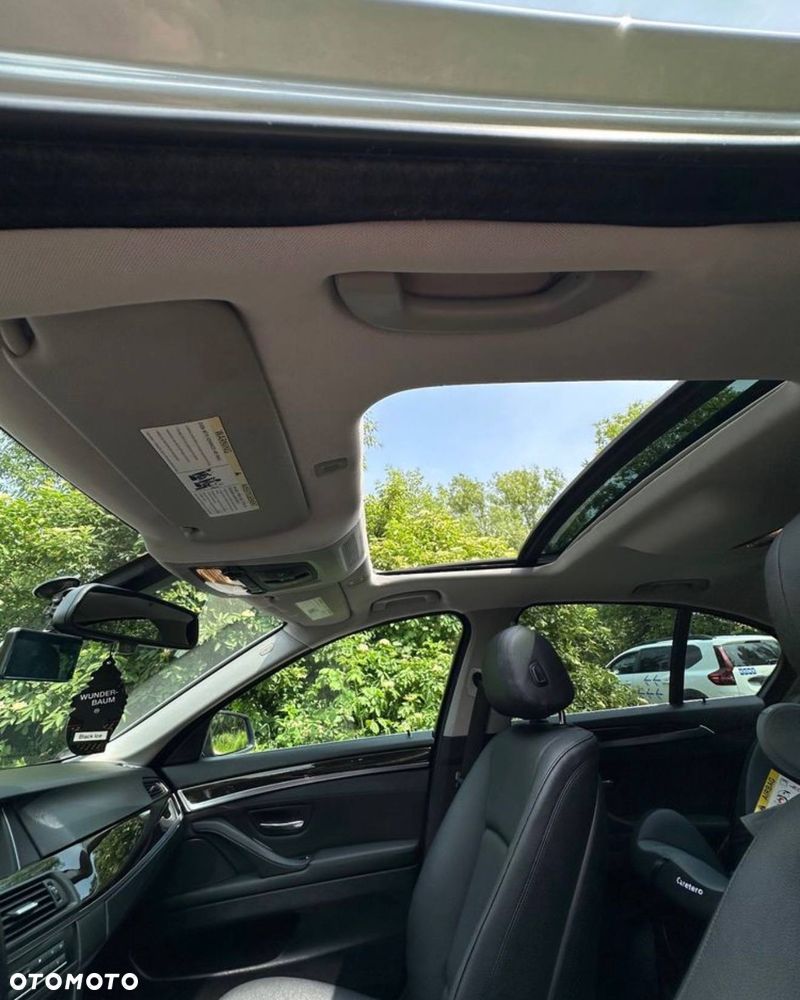 BMW Seria 5 528i - 15