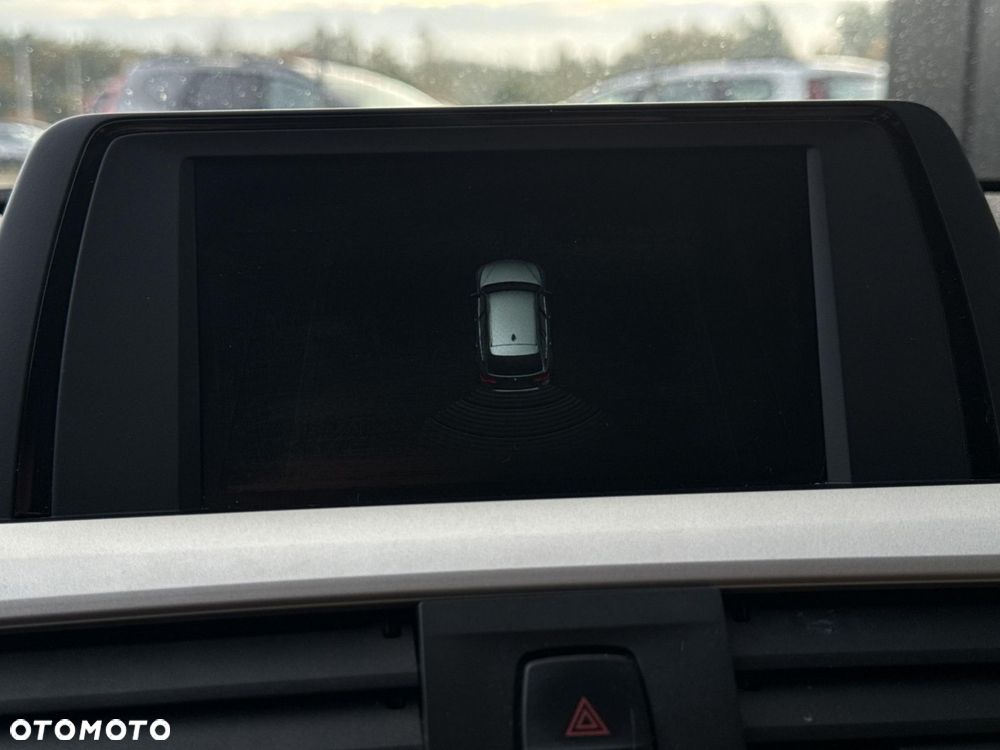 BMW Seria 3 320i GPF Advantage - 14