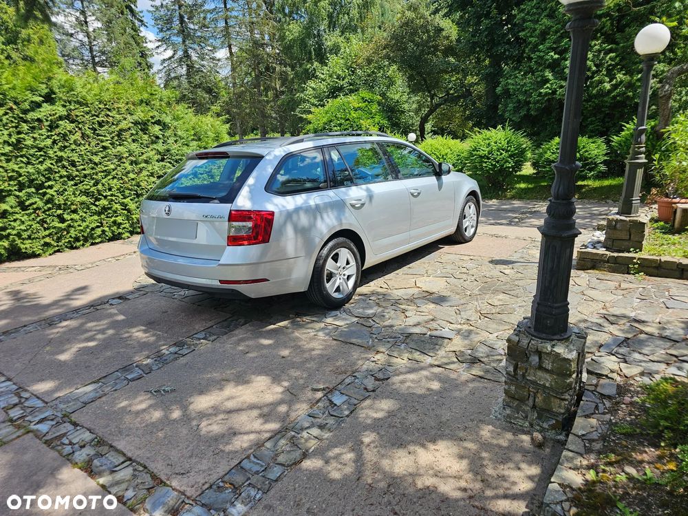 Skoda Octavia 1.6 TDI Ambition - 2
