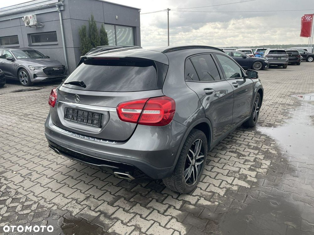 Mercedes-Benz GLA 220 CDI 4Matic 7G-DCT Style - 4