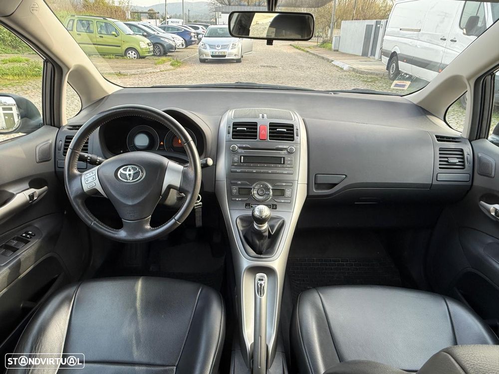Toyota Auris 1.33 VVT-i Gold Edition - 17