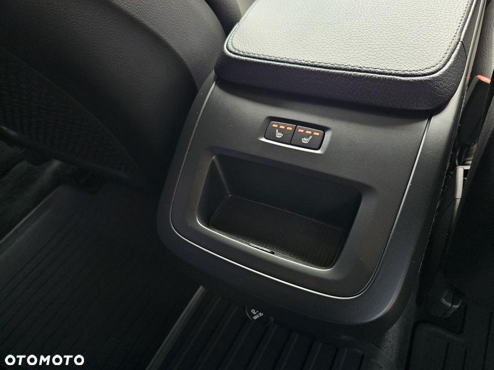 Volvo V90 D4 AWD Geartronic Momentum - 35
