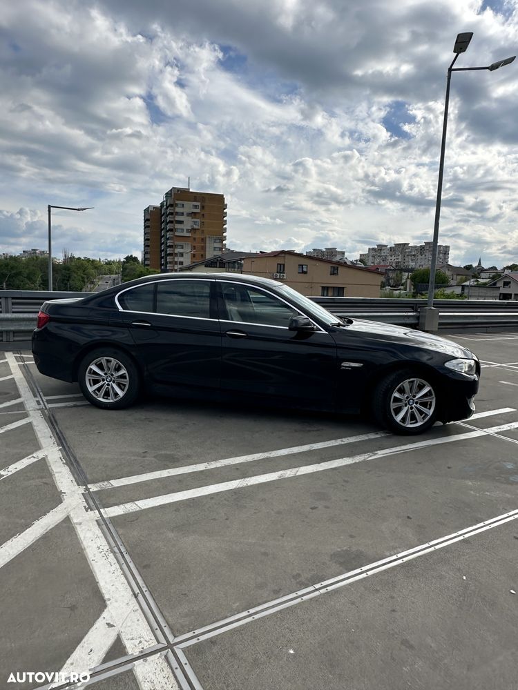 BMW Seria 5 525d xDrive - 16