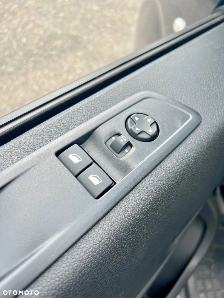 Opel Vivaro - 10
