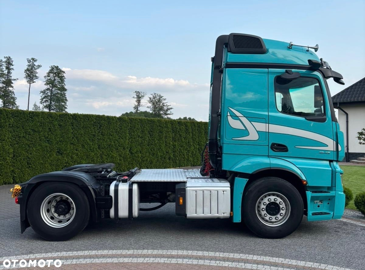 Mercedes-Benz Actros - 4