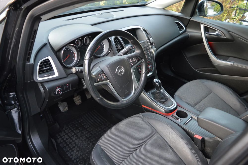 Opel Astra 1.4 Turbo Cosmo - 14