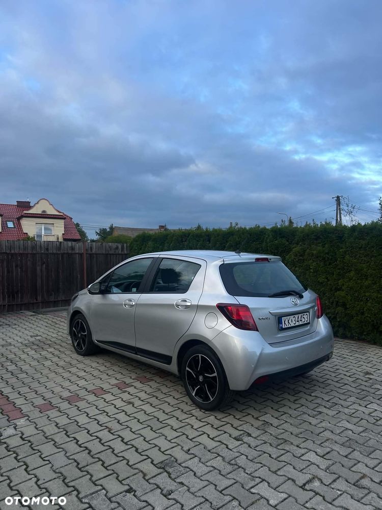 Toyota Yaris 2016 photo 4