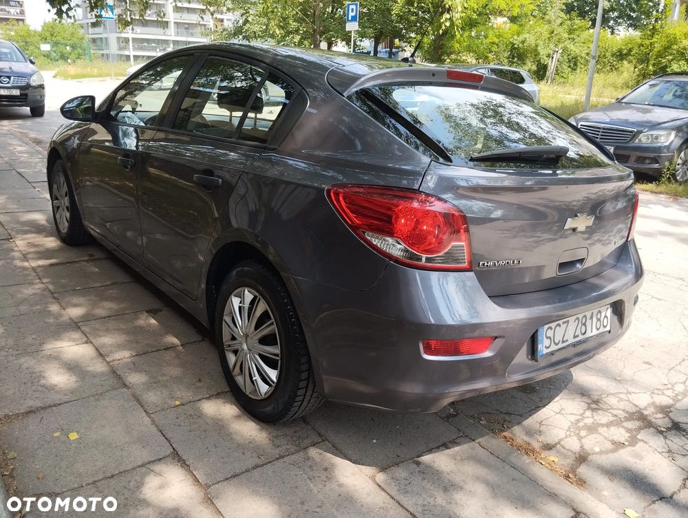 Chevrolet Cruze - 11