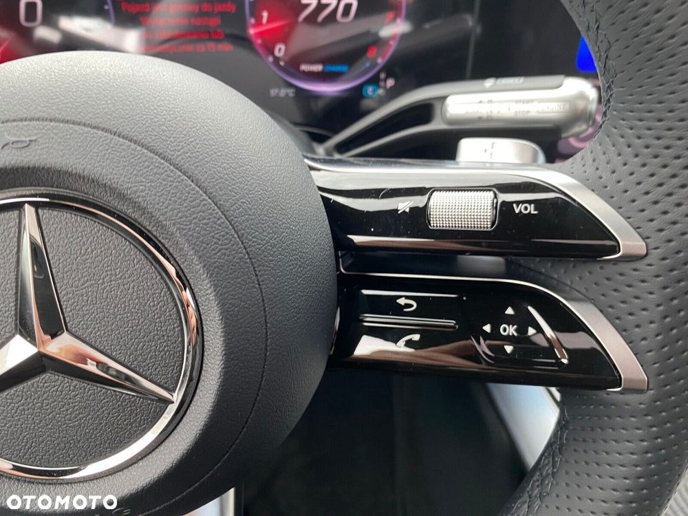 Mercedes-Benz GLB - 15