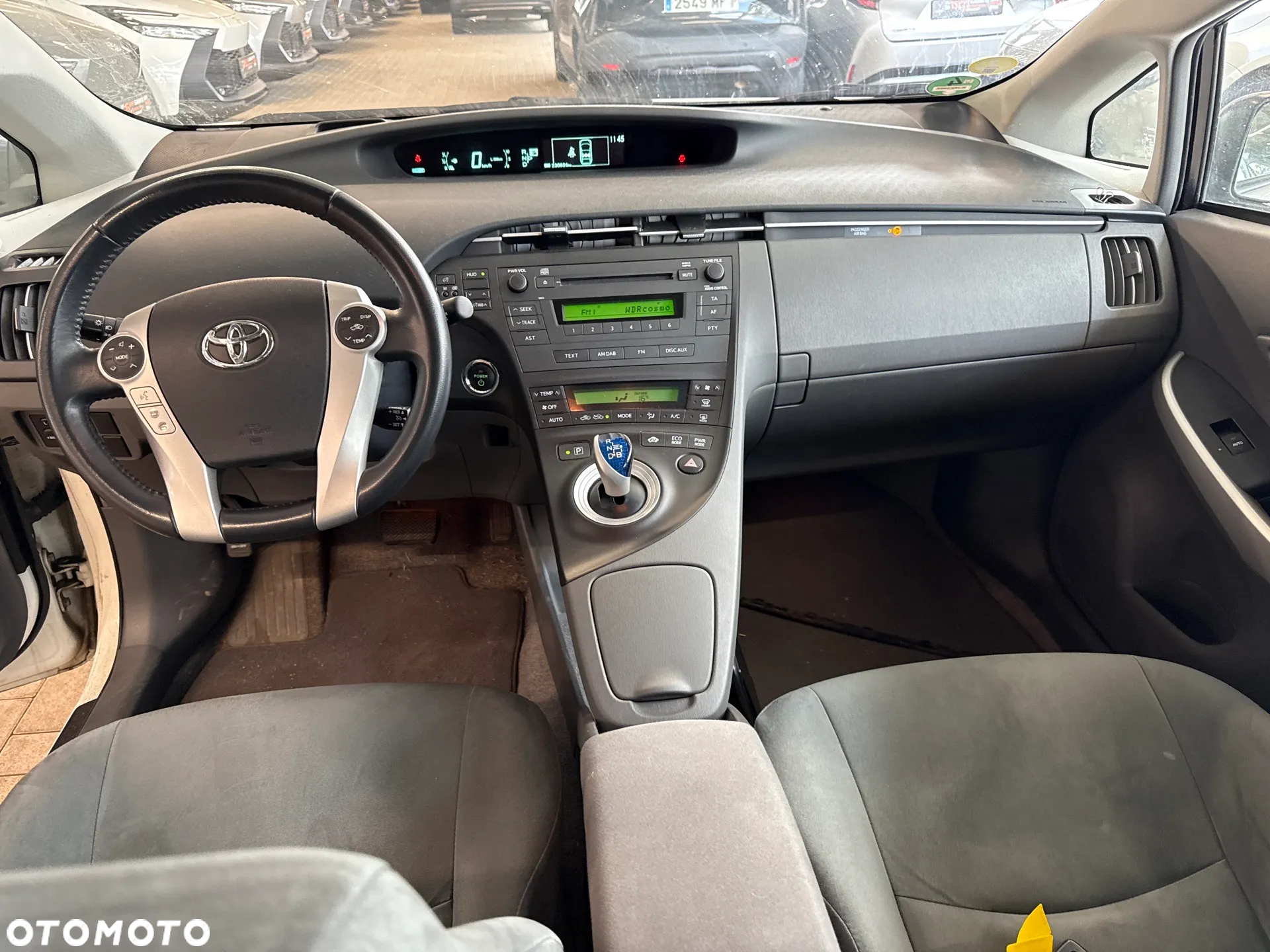 Toyota Prius (Hybrid) Life - 6
