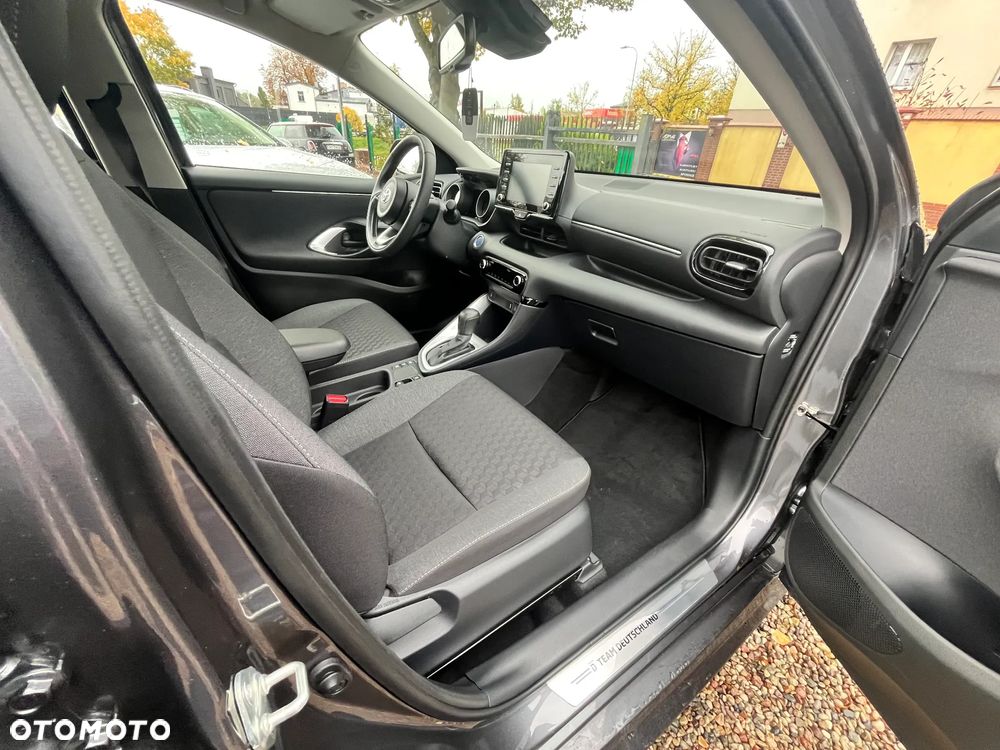 Toyota Yaris 1.5 VVT-iE Team Deutschland - 13