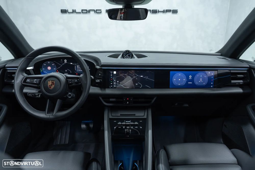 Porsche Macan Electric 4 - 21