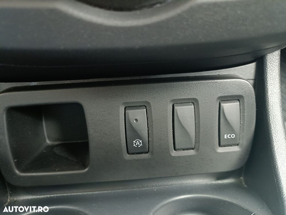 Dacia Duster dCi 110 FAP 4x2 Urban Explorer - 19