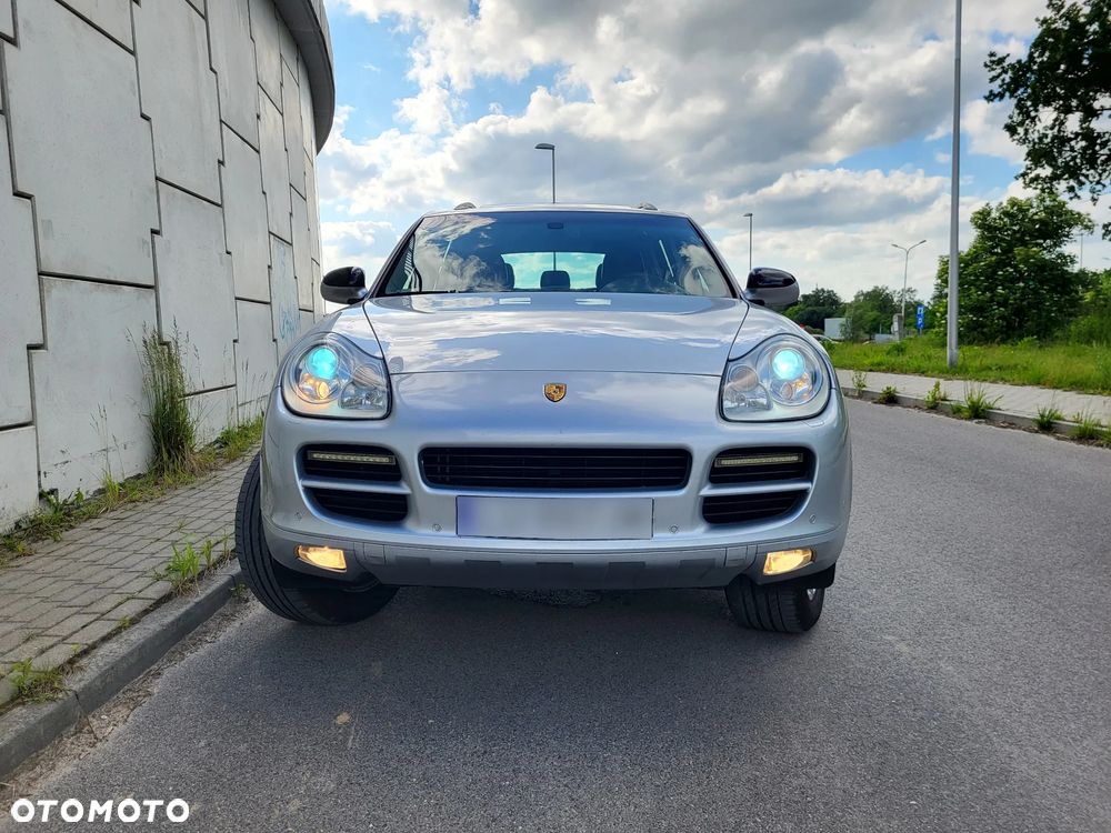 Porsche Cayenne - 2