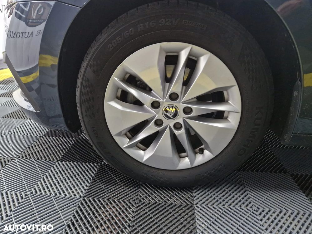 Skoda Octavia 2.0 TDI Ambition - 28