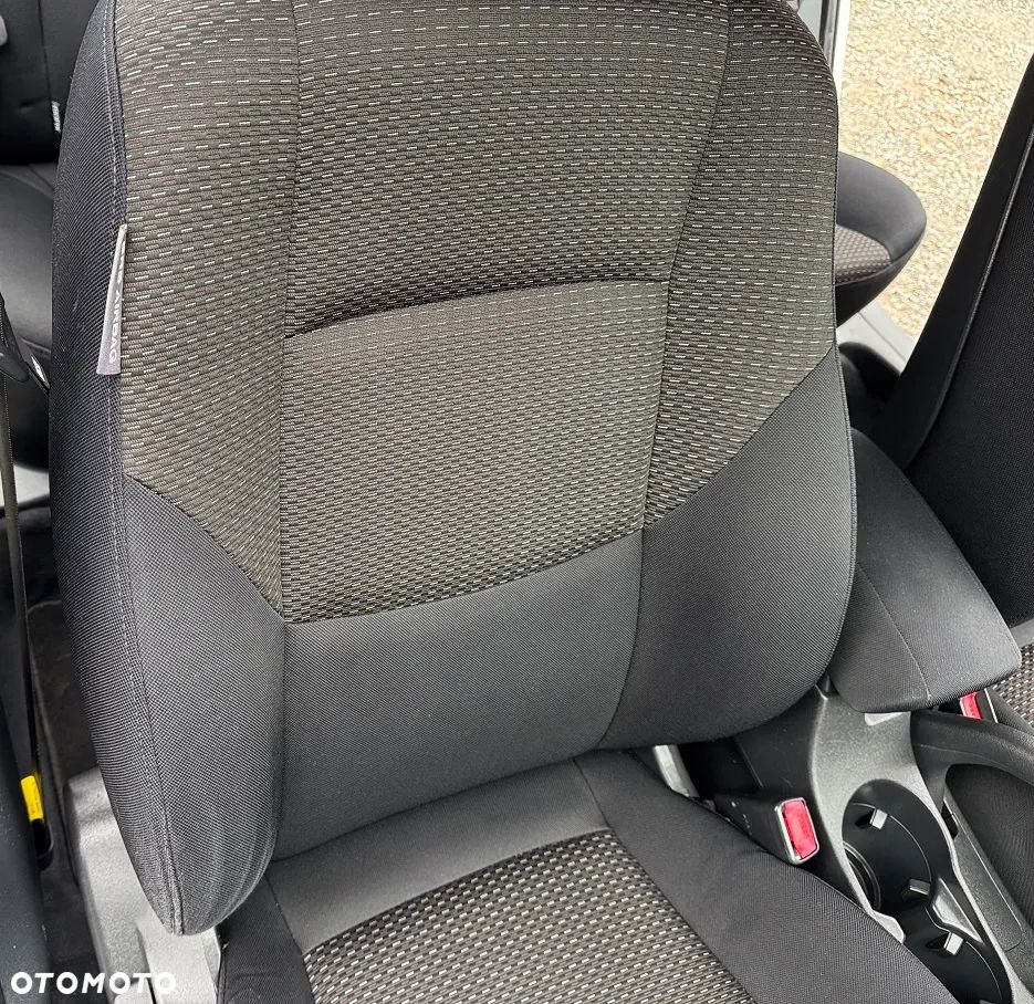 Hyundai i30 1.4 FIFA WM Edition - 21