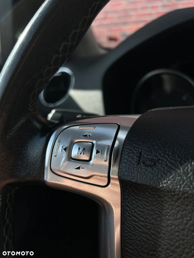 Ford Mondeo - 28