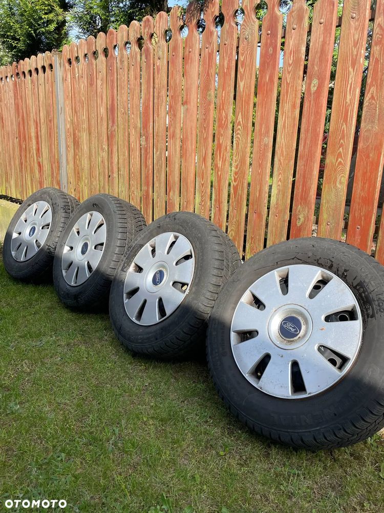 Koła zimowe z kołpakami FORD KUGA 235/60 R16 5x108 - 2