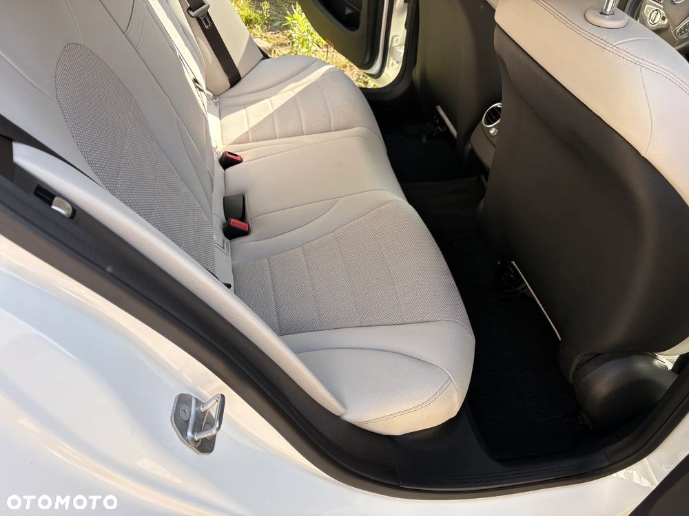 Mercedes-Benz Klasa C 200 4-Matic 9G-TRONIC - 9