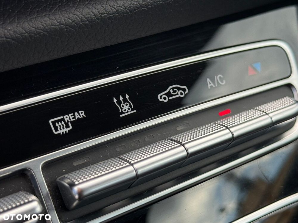 Mercedes-Benz Klasa E 220 d 4-Matic All-Terrain - 19