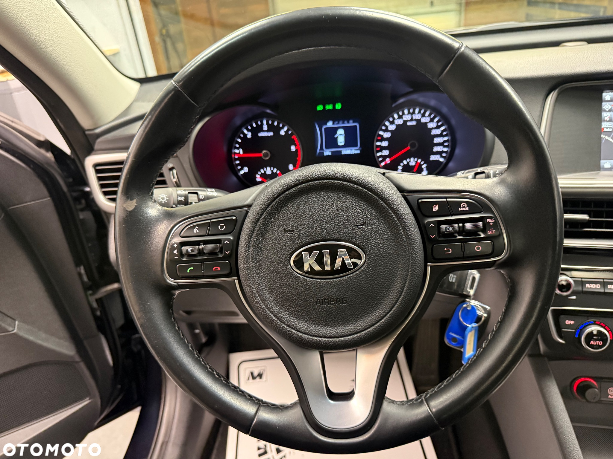 Kia Optima - 16