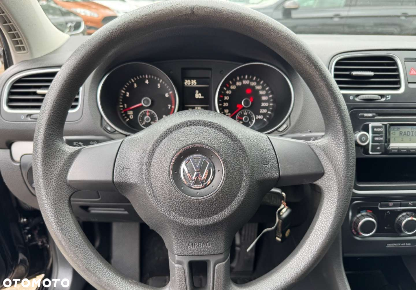 Volkswagen Golf - 11