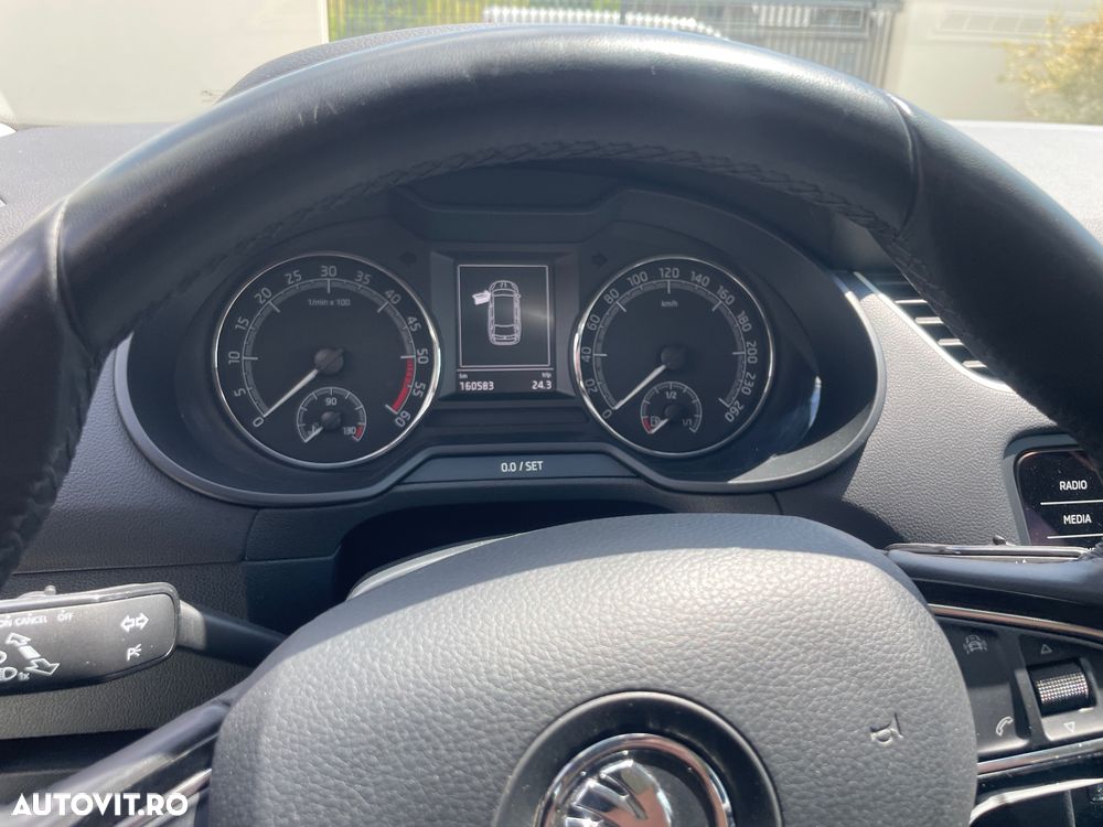 Skoda Octavia 1.6 TDI DSG Style - 10