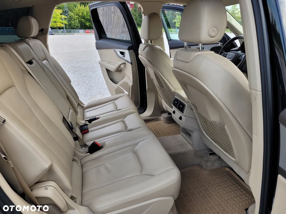 Audi Q7 - 12
