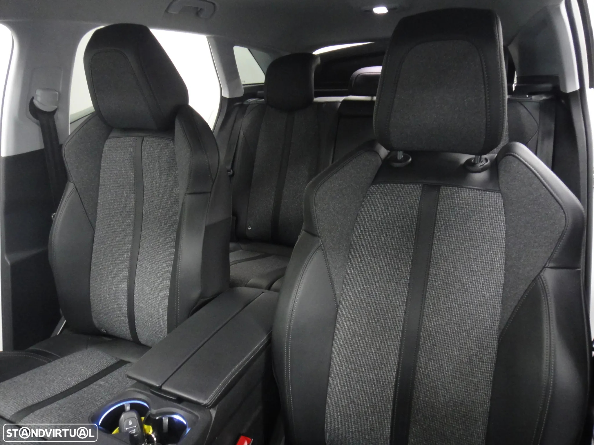 Peugeot 3008 1.2 PureTech Allure EAT8 - 14