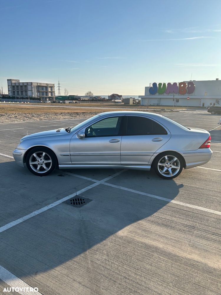 Mercedes-Benz C - 9