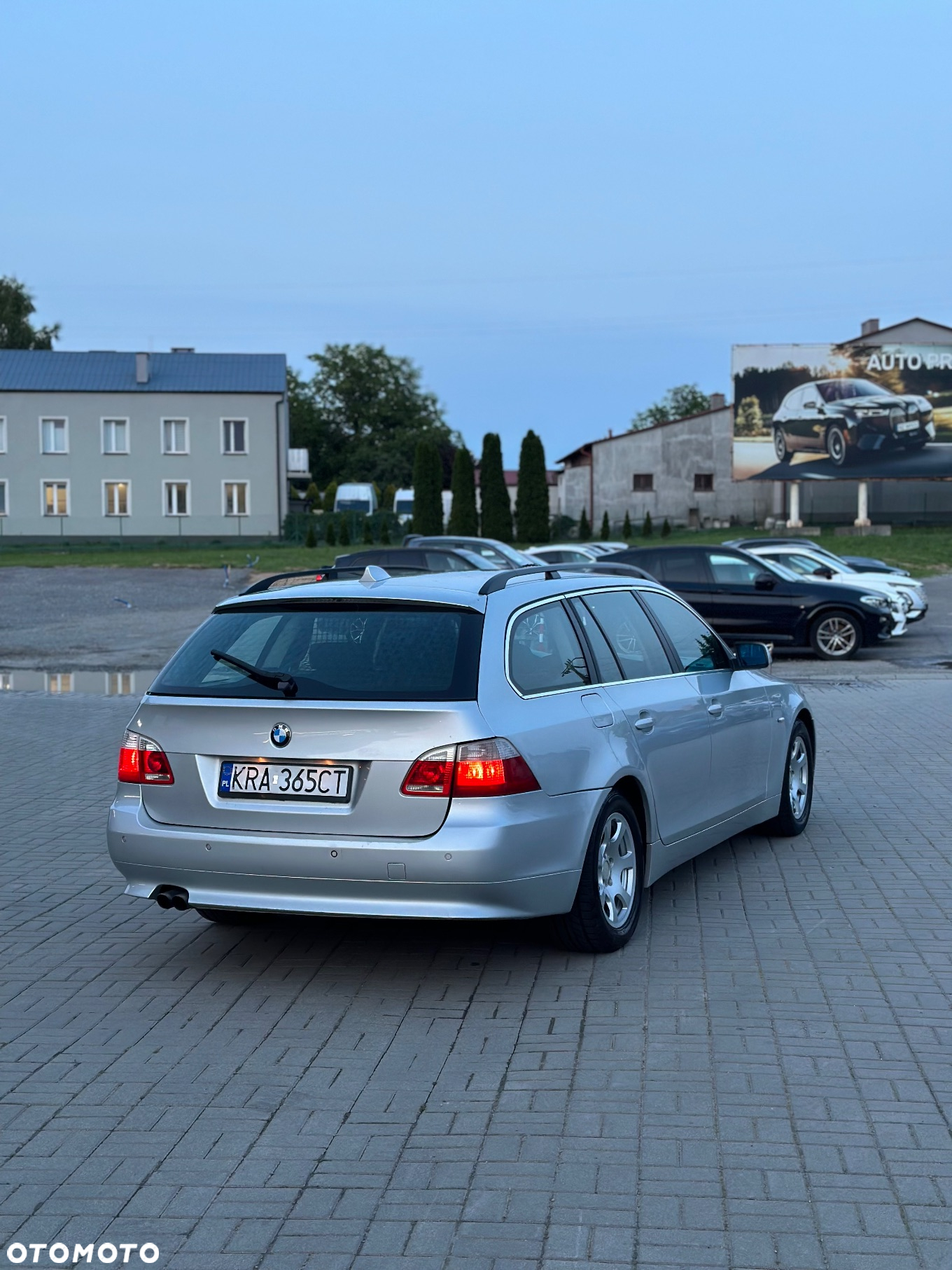 BMW Seria 5 523i Touring - 4