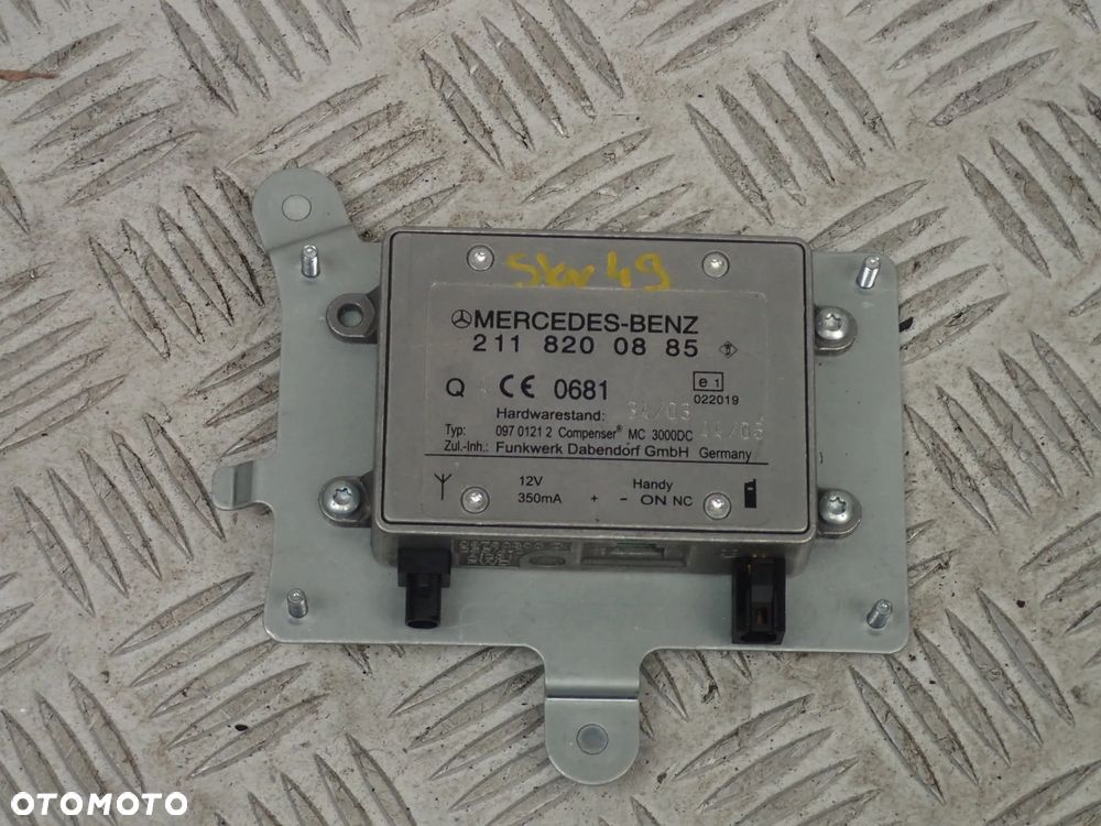 MERCEDES WZMACNIACZ ANTENOWY A2118200885