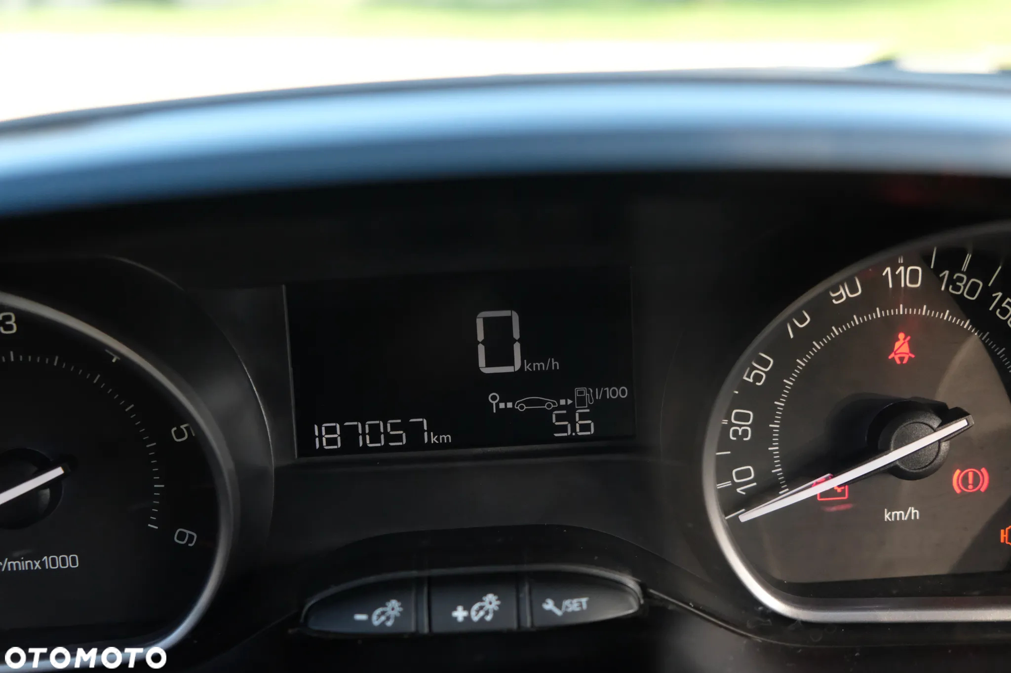 Peugeot 2008 1.6 BlueHDi Active - 13