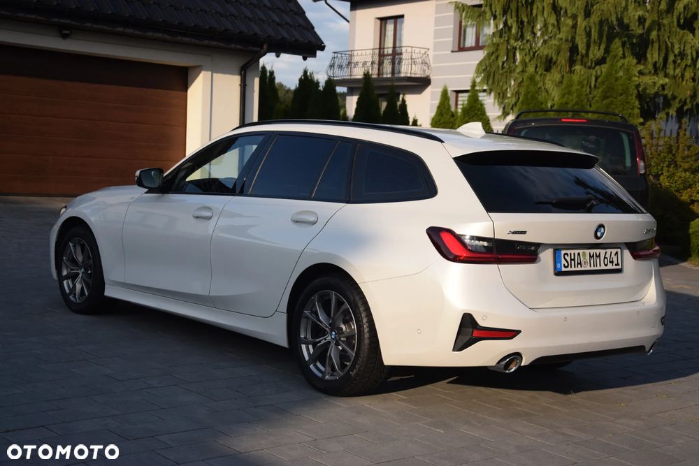 BMW Seria 3 320d xDrive Luxury Line Purity sport - 5