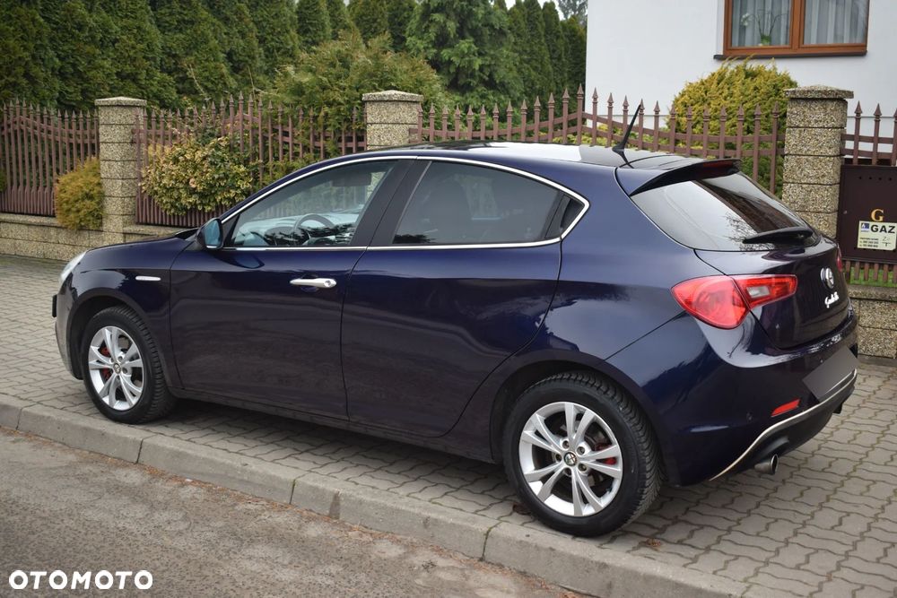 Alfa Romeo Giulietta 2.0 JTDM Veloce - 2