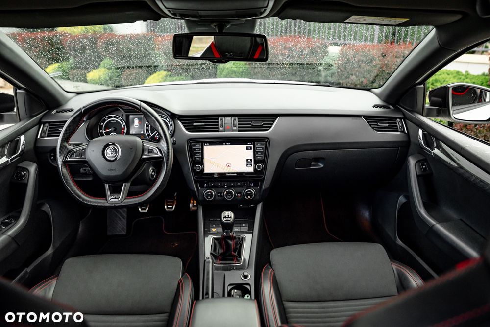 Skoda Octavia 2.0 TSI RS - 26