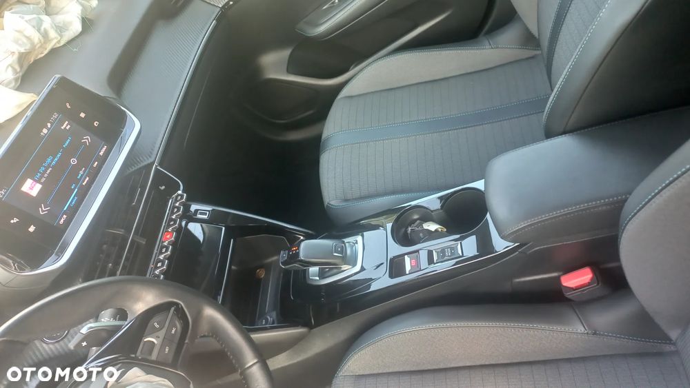 Peugeot 208 1.2 PureTech Allure Pack S&S EAT8 - 26