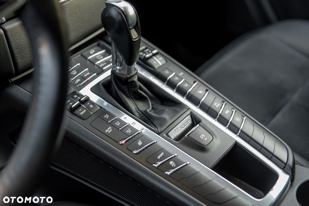 Porsche Macan - 40