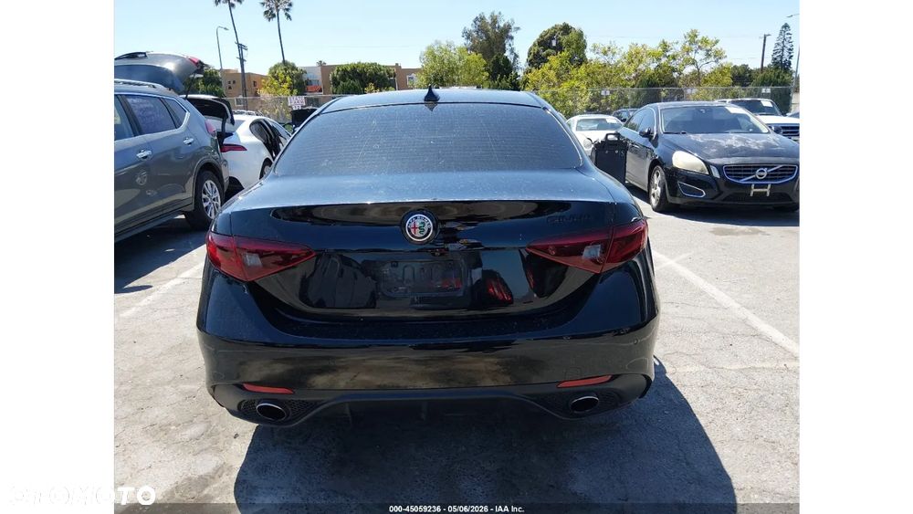 Alfa Romeo Giulia - 5